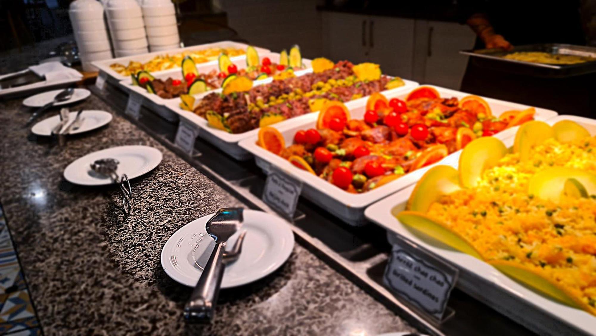 Monchique Resort & Spa Exteriör bild A salad bar